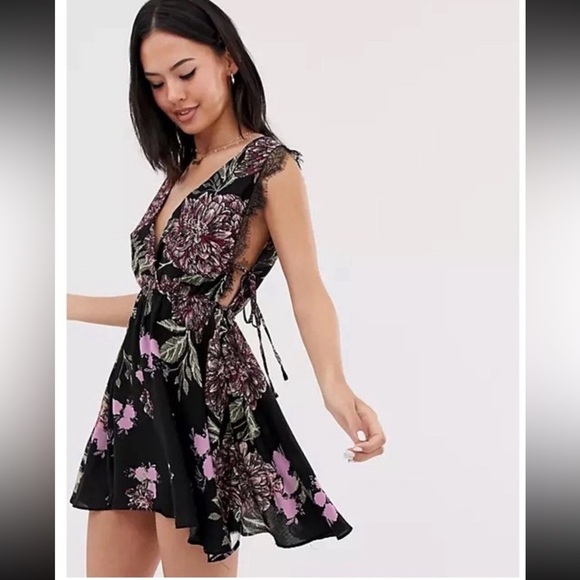 Free People Dresses & Skirts - Free People Marnie Floral Plunge Tie Side Swing Mini Dress Black/Plum Sz XS